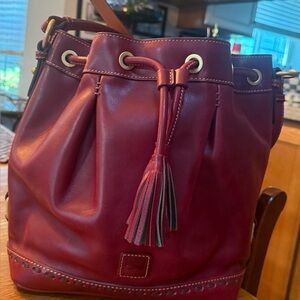 Elegant Bourdeaux Florentine Leather Bucket Bag